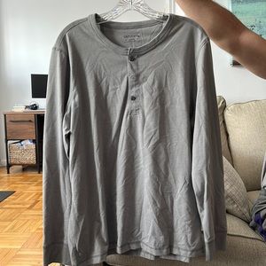 UNTUCKit - Long Sleeve Henley - Large